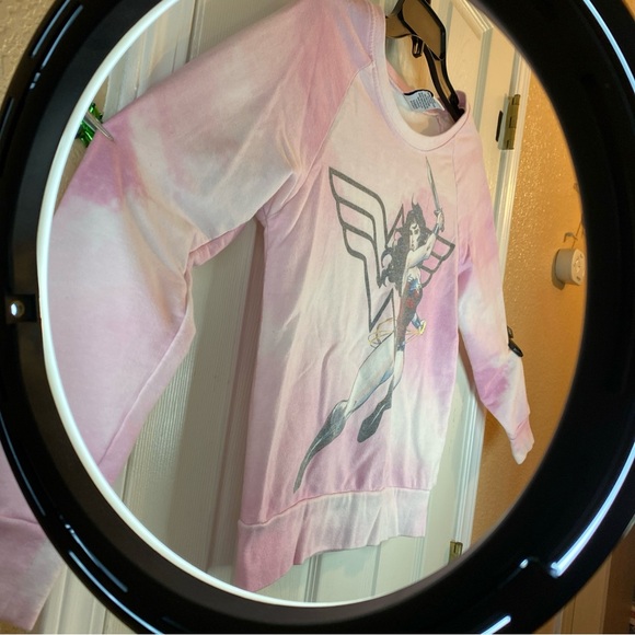 DC Women Juniors 3-5 S Sweatshirt Pullover Crew Neck Wonder Woman Tie Dye Pink - Picture 6 of 12